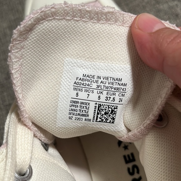 CONVERSE Women Pink Chuck Taylor All Star Lugged 2.0 High Top Sneakers 7 US 0350 - Picture 8 of 8